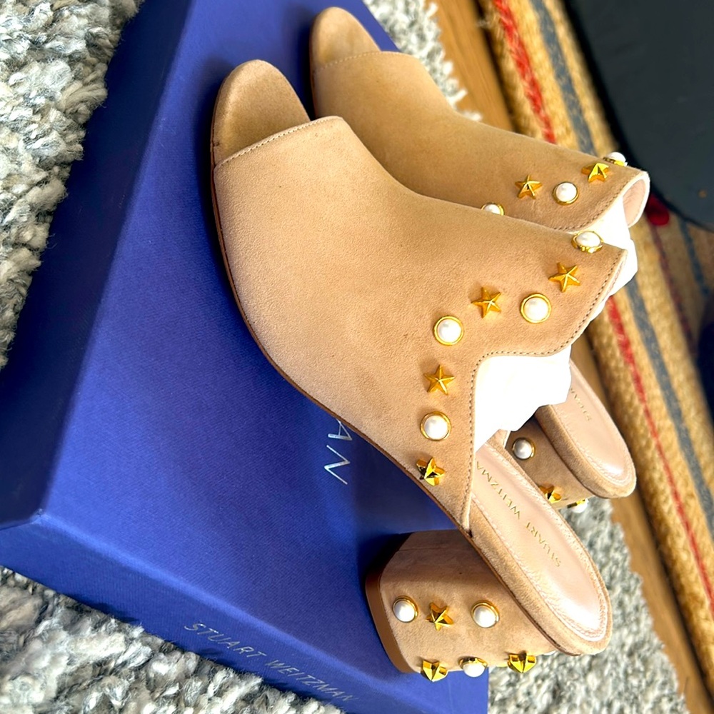 Brand new Stuart Weitzman Suede Sandals size 6.5
